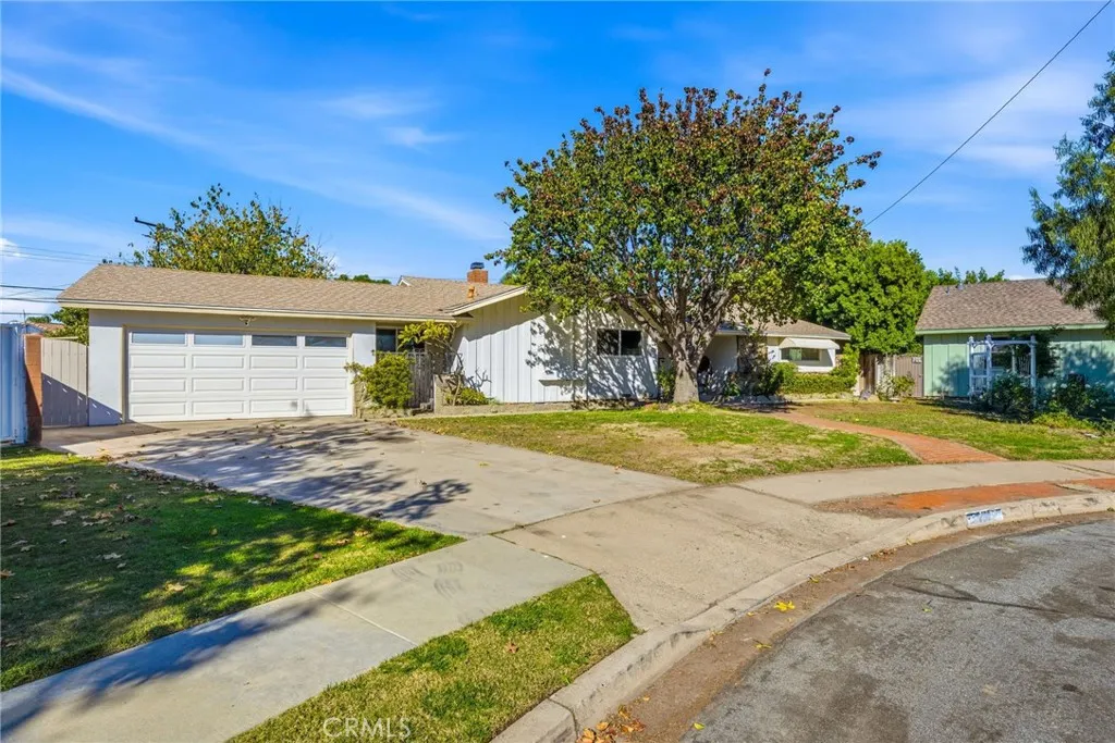 335 N London Place, Anaheim, California 92806 home-pic-0