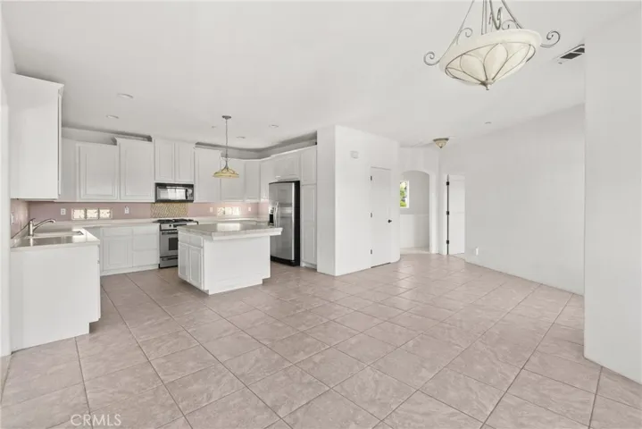 527 Stoneridge, San Luis Obispo, California 93401