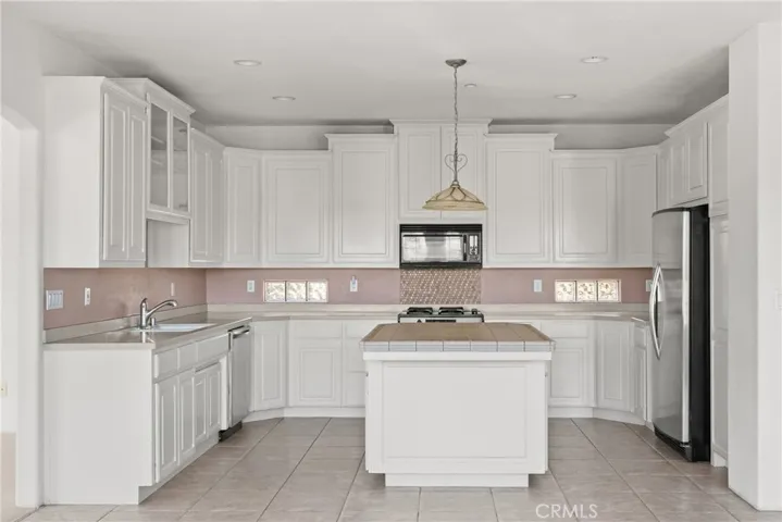 527 Stoneridge, San Luis Obispo, California 93401