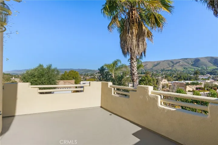 527 Stoneridge, San Luis Obispo, California 93401