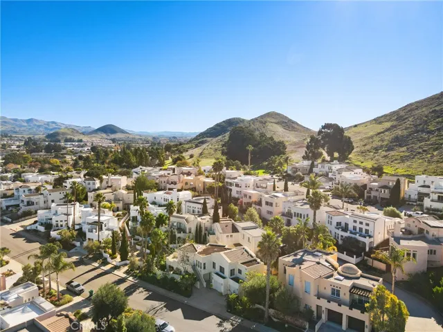 527 Stoneridge, San Luis Obispo, California 93401