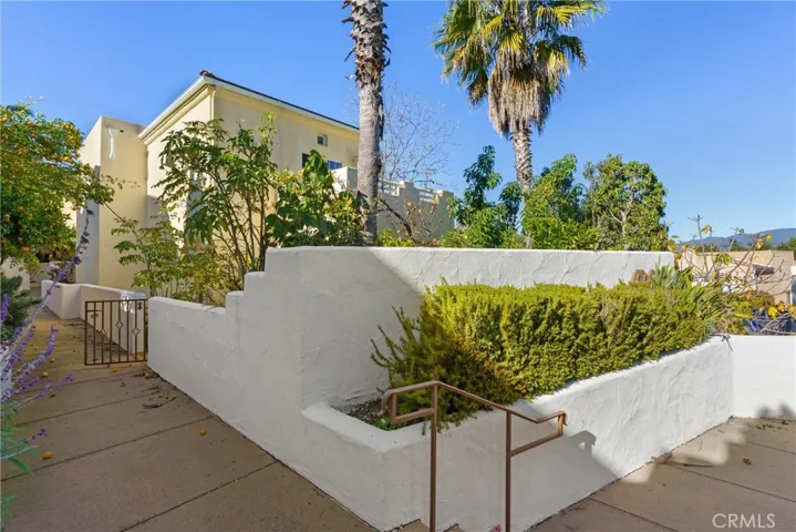 527 Stoneridge, San Luis Obispo, California 93401