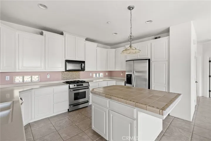 527 Stoneridge, San Luis Obispo, California 93401