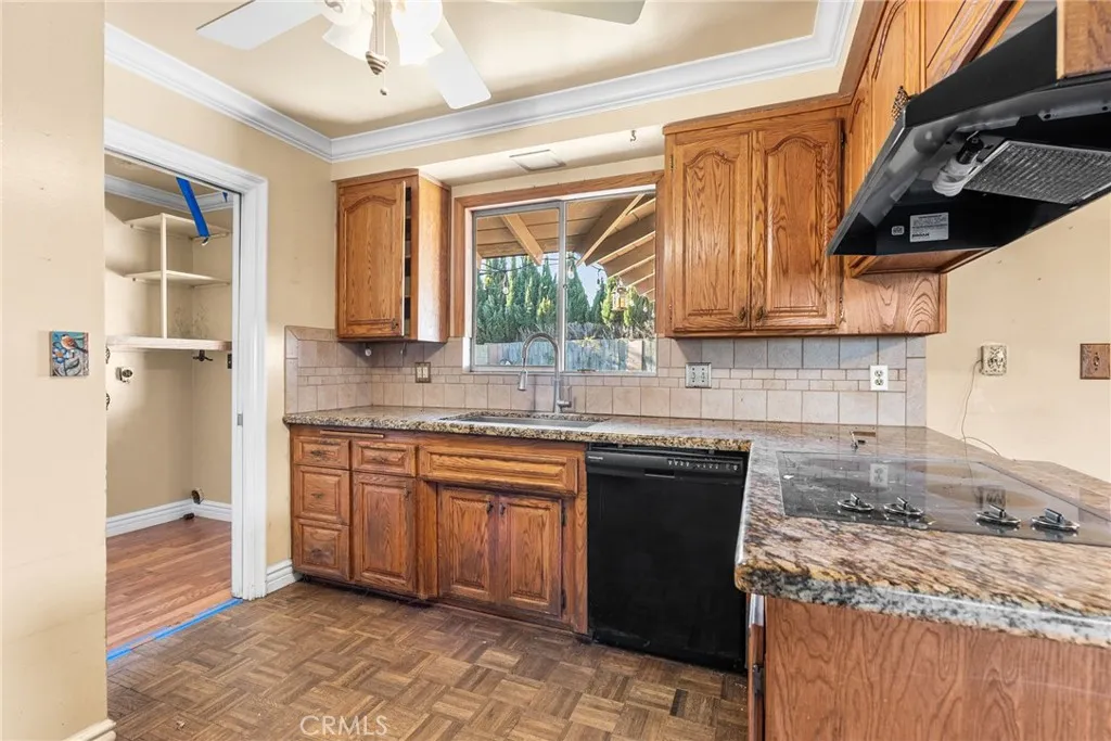 15341 Rushmoor, Huntington Beach, California 92647 home-pic-5