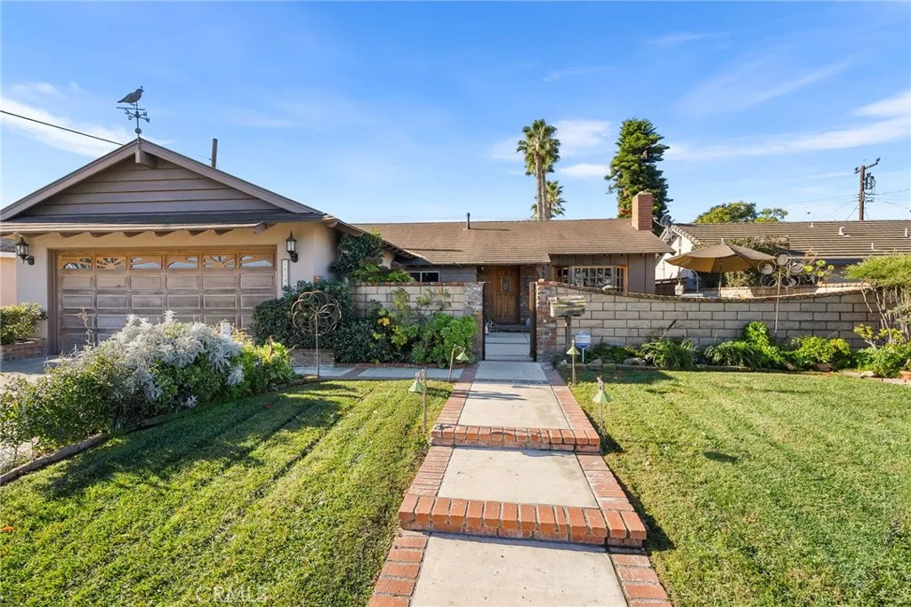 15341 Rushmoor, Huntington Beach, California 92647 home-pic-0