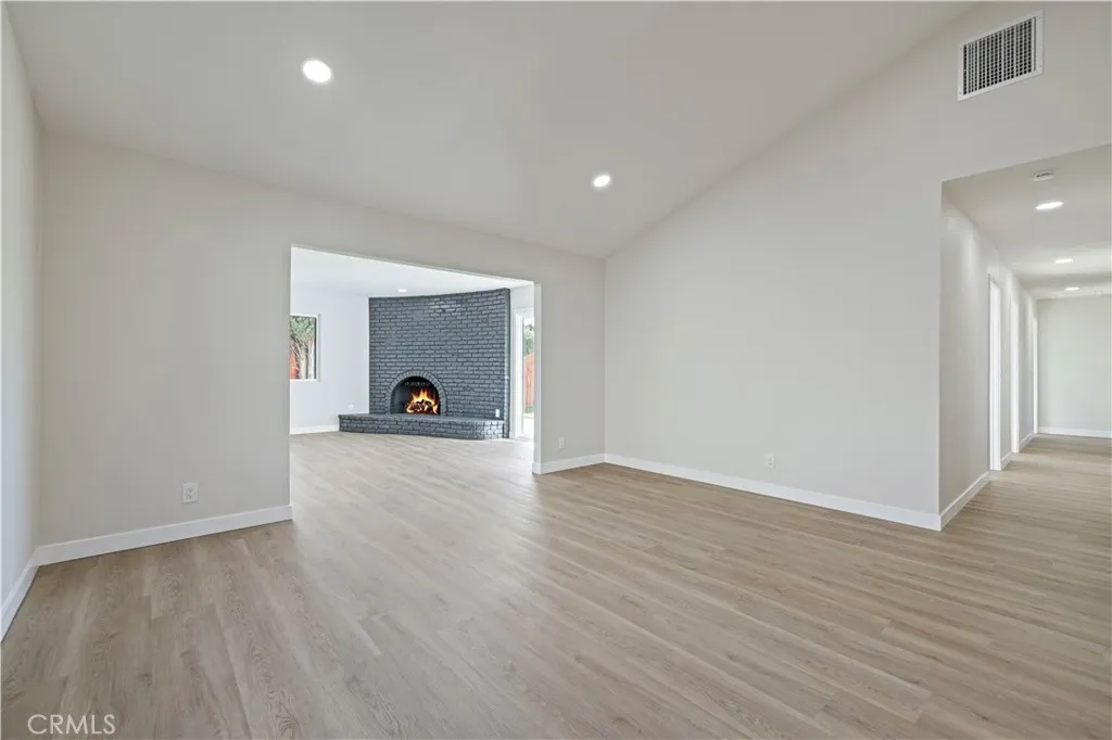 22038 Alamogordo Road, Saugus, California 91350 home-pic-4