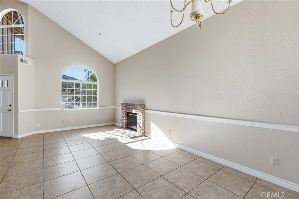 14988 Long View Drive, Fontana, California 92337 home-pic-8
