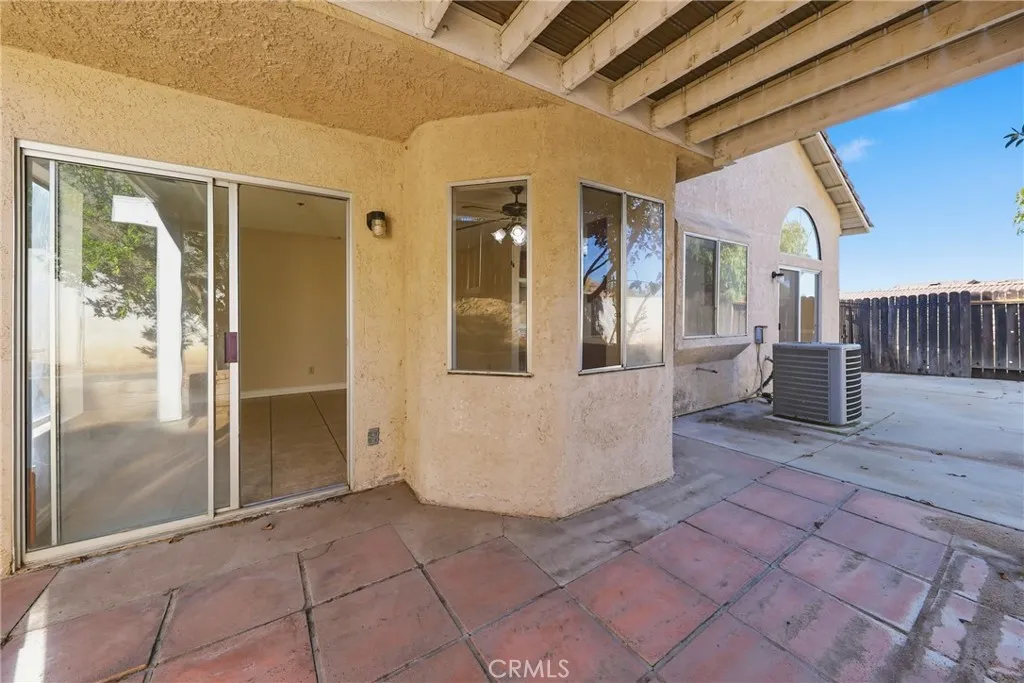 14988 Long View Drive, Fontana, California 92337 home-pic-24