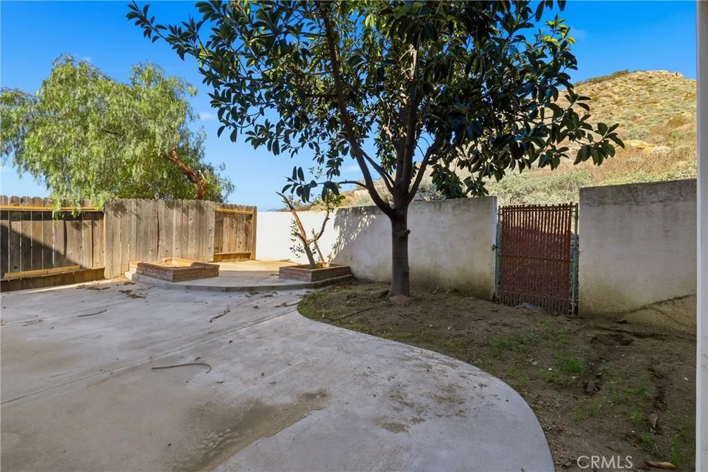 14988 Long View Drive, Fontana, California 92337 home-pic-25
