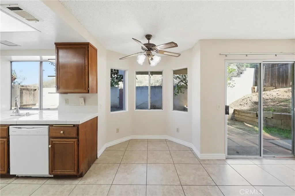 14988 Long View Drive, Fontana, California 92337 home-pic-15