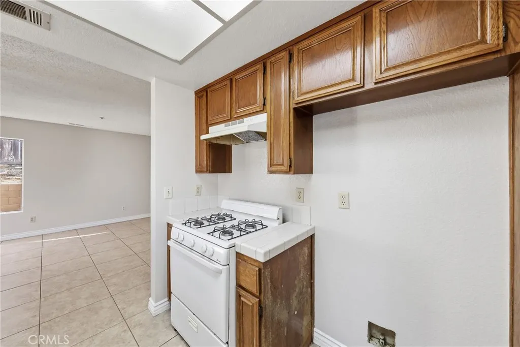 14988 Long View Drive, Fontana, California 92337 home-pic-11