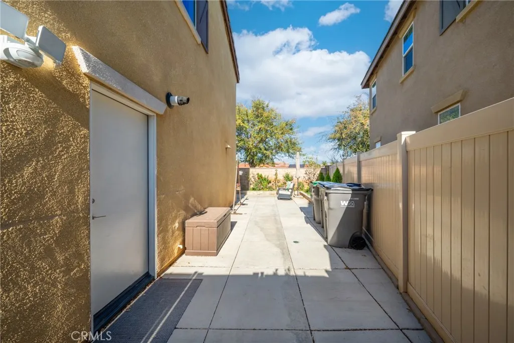 12938 Meridian Court, Eastvale, California 92880 home-pic-31