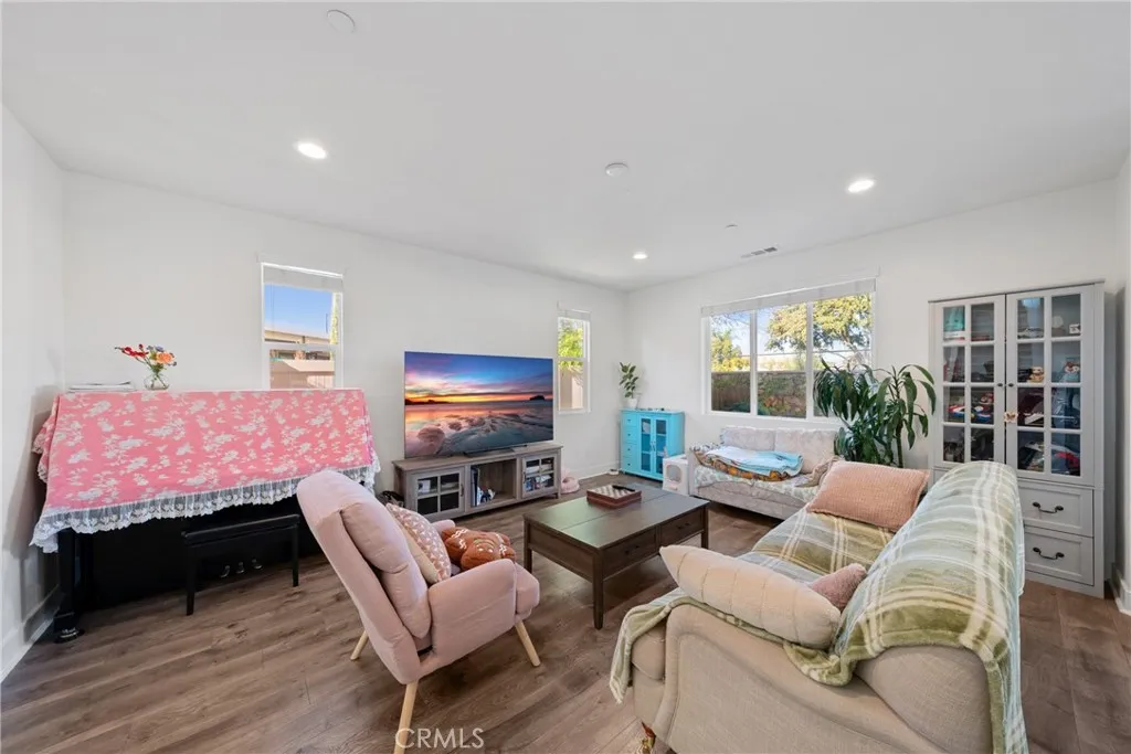 12938 Meridian Court, Eastvale, California 92880 home-pic-11