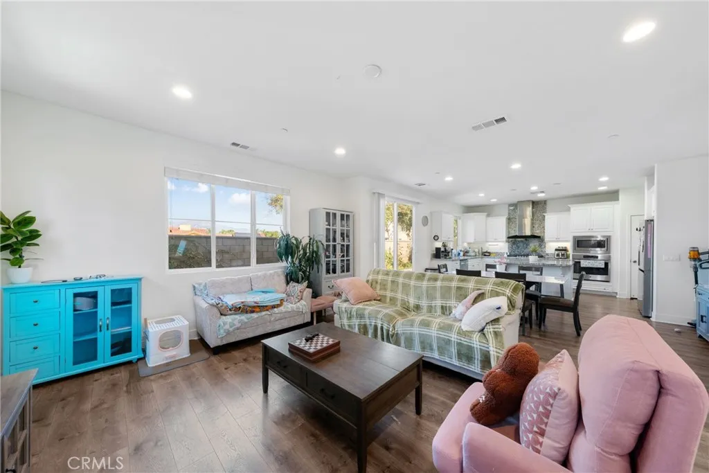 12938 Meridian Court, Eastvale, California 92880 home-pic-10