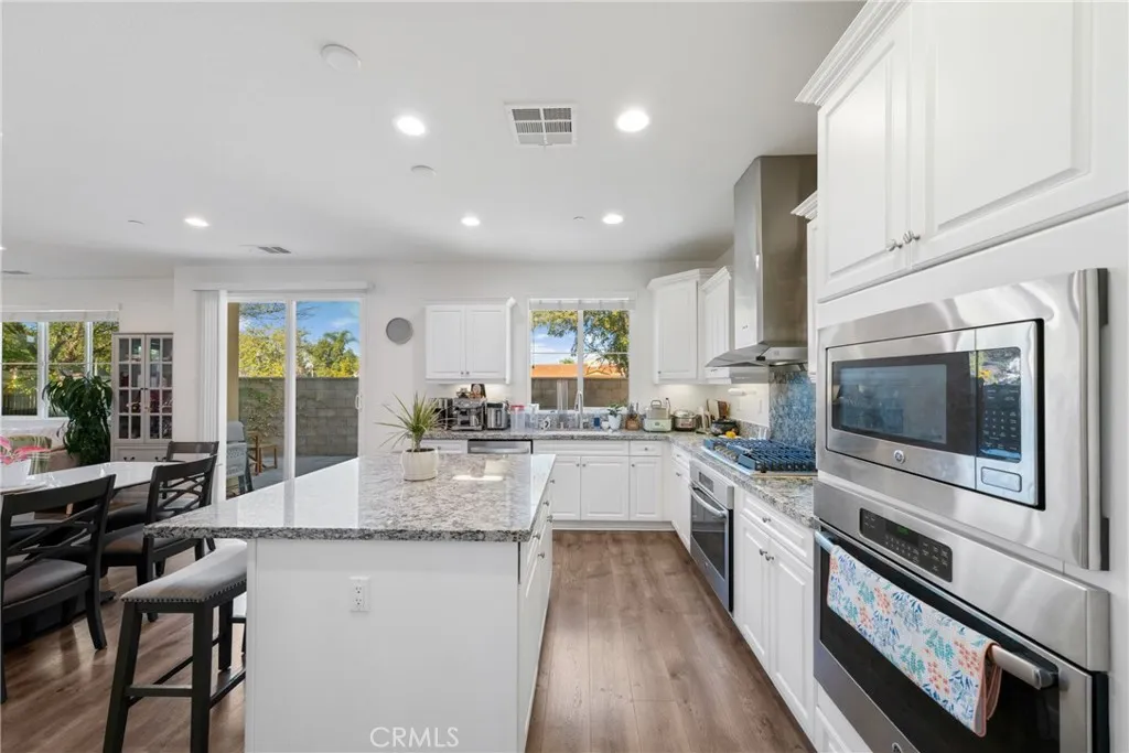 12938 Meridian Court, Eastvale, California 92880 home-pic-5