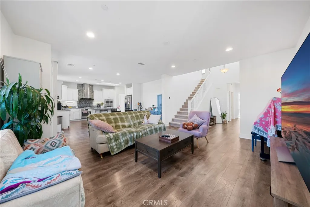 12938 Meridian Court, Eastvale, California 92880 home-pic-9