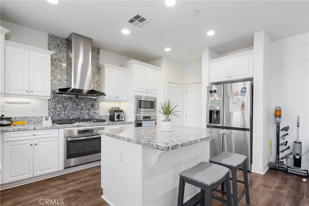 12938 Meridian Court, Eastvale, California 92880 home-pic-4