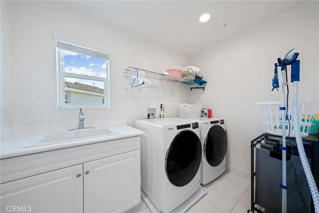 12938 Meridian Court, Eastvale, California 92880 home-pic-16