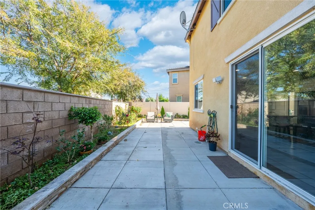 12938 Meridian Court, Eastvale, California 92880 home-pic-28