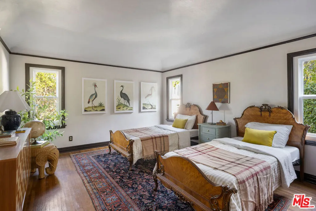 2608 Ivanhoe Drive, Los Angeles, California 90039 home-pic-17