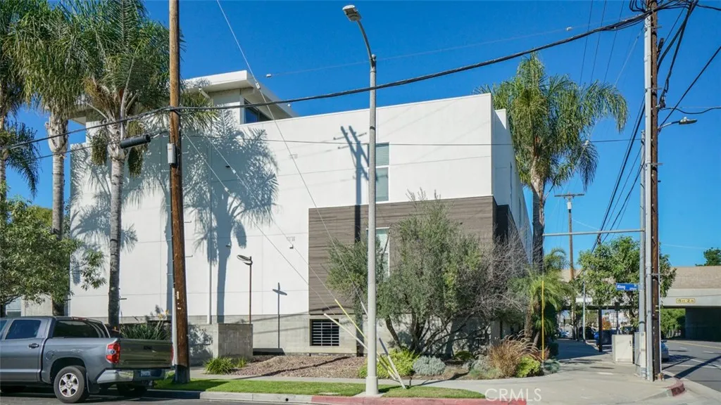 4705 Whitsett 106, Studio City, California 91604 home-pic-9