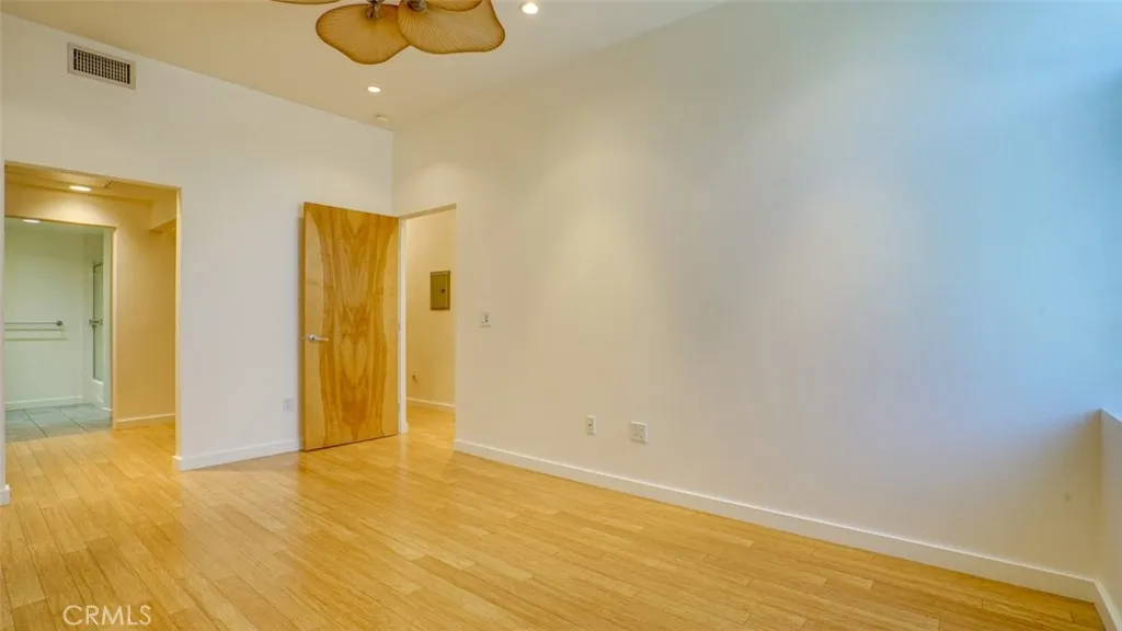 4705 Whitsett 106, Studio City, California 91604 home-pic-39