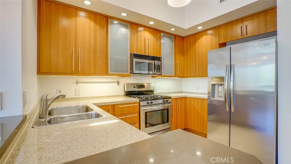 4705 Whitsett 106, Studio City, California 91604 home-pic-32