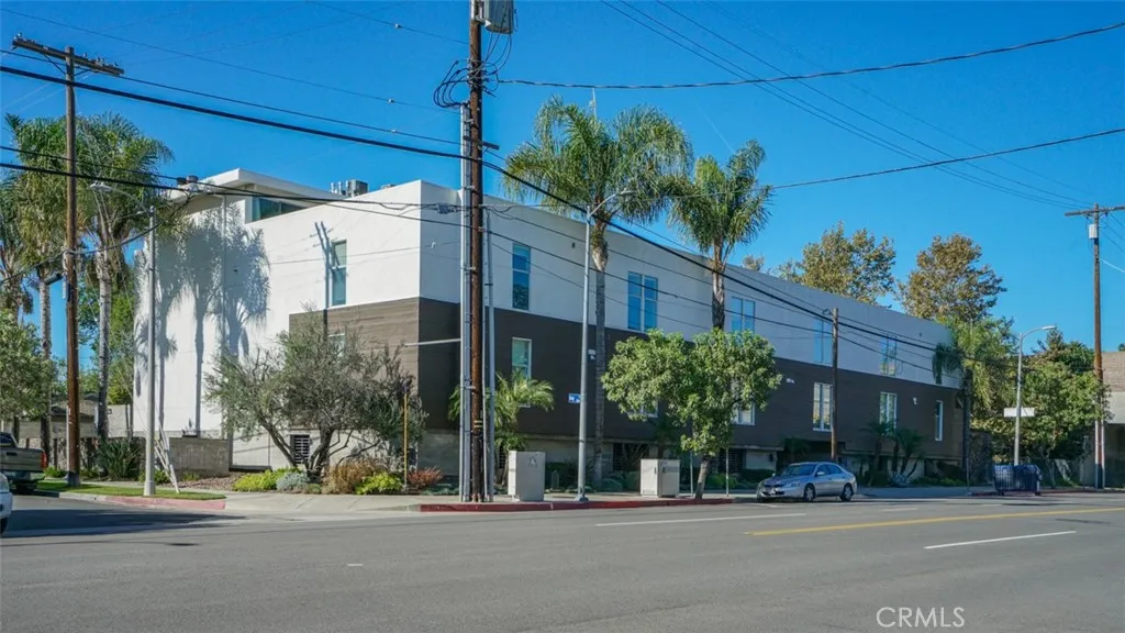4705 Whitsett 106, Studio City, California 91604 home-pic-5
