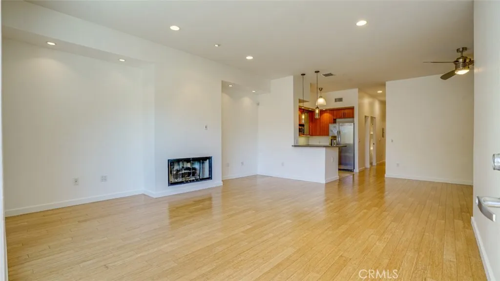 4705 Whitsett 106, Studio City, California 91604 home-pic-14