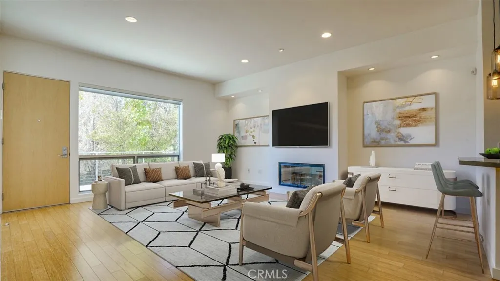 4705 Whitsett 106, Studio City, California 91604 home-pic-21