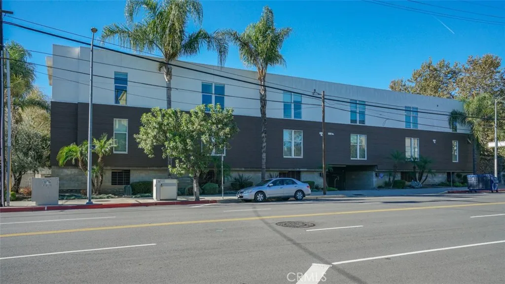 4705 Whitsett 106, Studio City, California 91604 home-pic-3