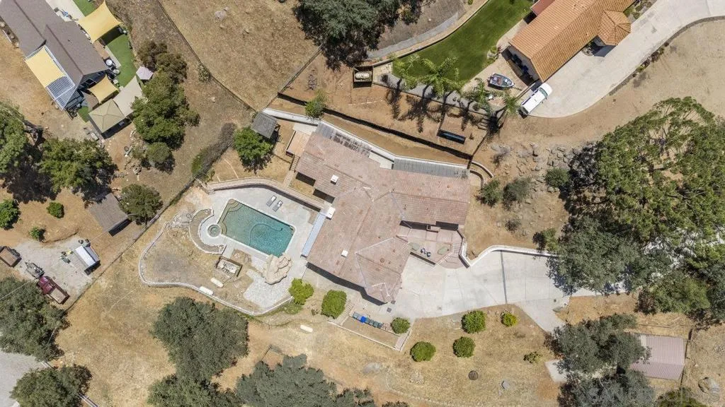 2047 Via Del Torrie, Alpine, California 91901 home-pic-49