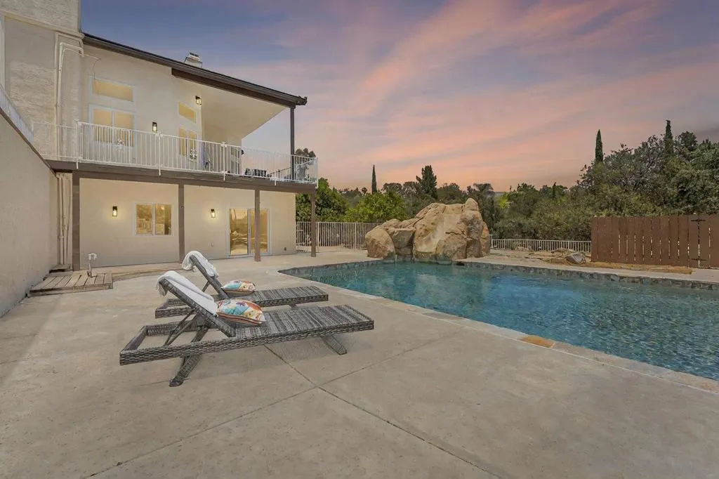 2047 Via Del Torrie, Alpine, California 91901 home-pic-1