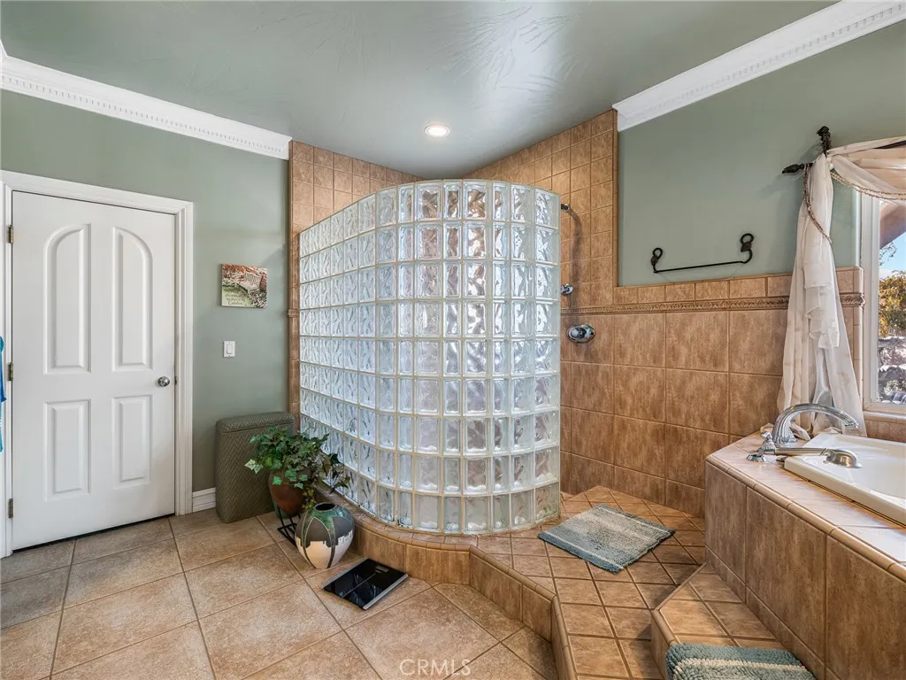 7139 Foley Road, Oak Hills, California 92344 home-pic-45