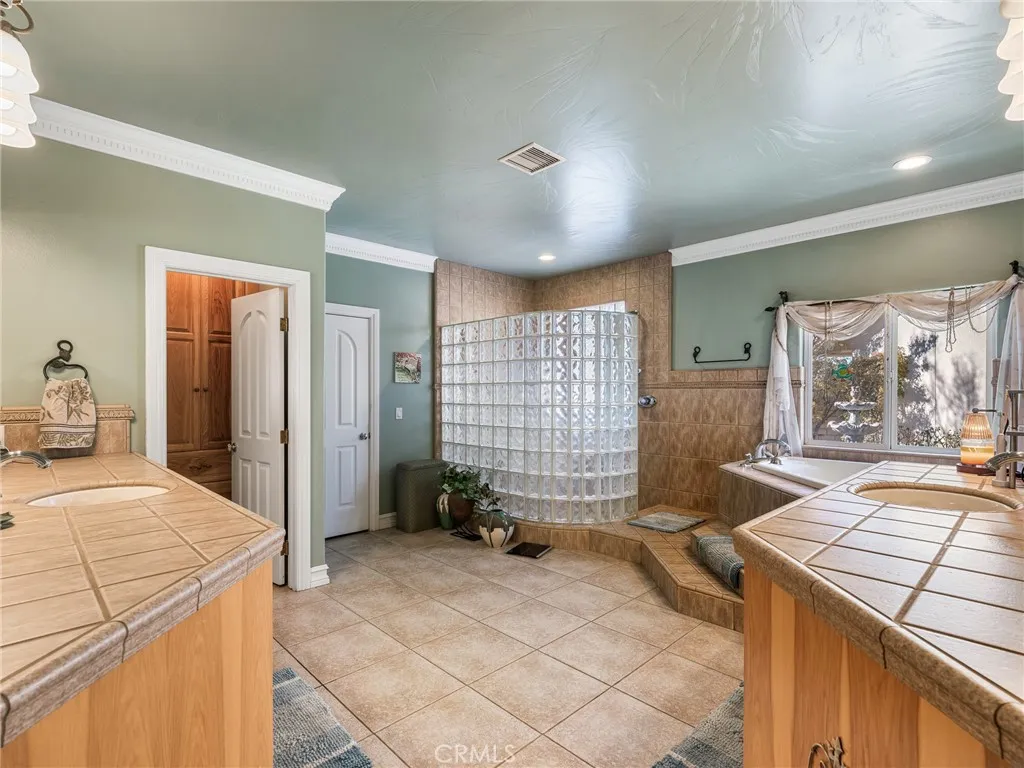 7139 Foley Road, Oak Hills, California 92344 home-pic-43