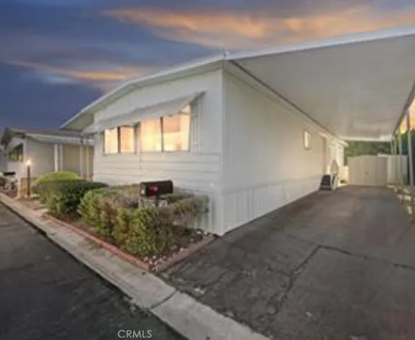 54999 Martinez, Yucca Valley, California 92284