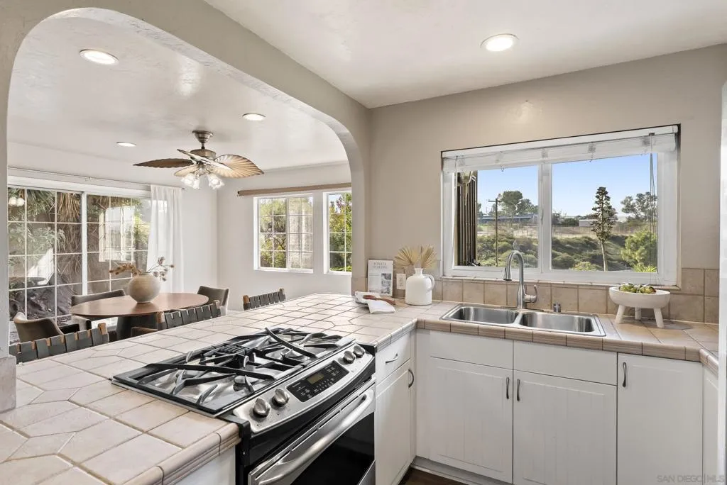 1701 Dayton Dr., Lemon Grove, California 91945 home-pic-13