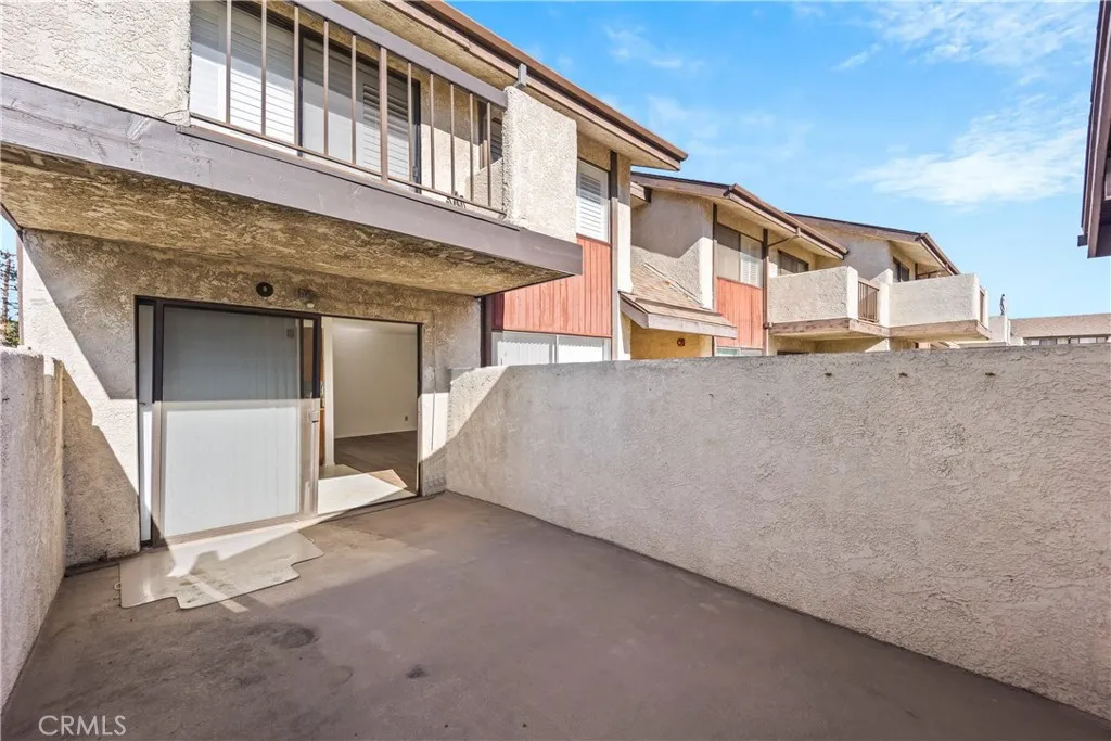 15000 Halldale Avenue 101, Gardena, California 90247 home-pic-19