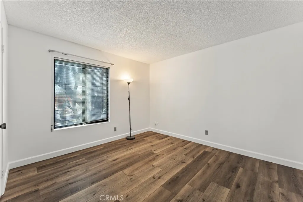 15000 Halldale Avenue 101, Gardena, California 90247 home-pic-11