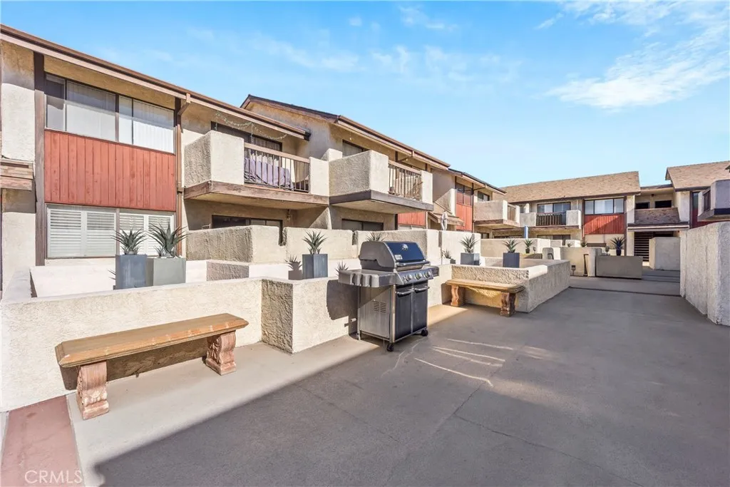 15000 Halldale Avenue 101, Gardena, California 90247 home-pic-20