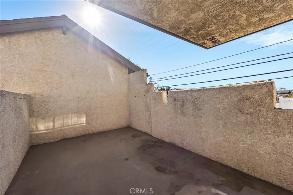 15000 Halldale Avenue 101, Gardena, California 90247 home-pic-18