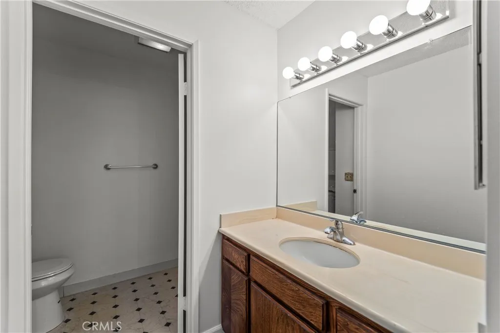 15000 Halldale Avenue 101, Gardena, California 90247 home-pic-16