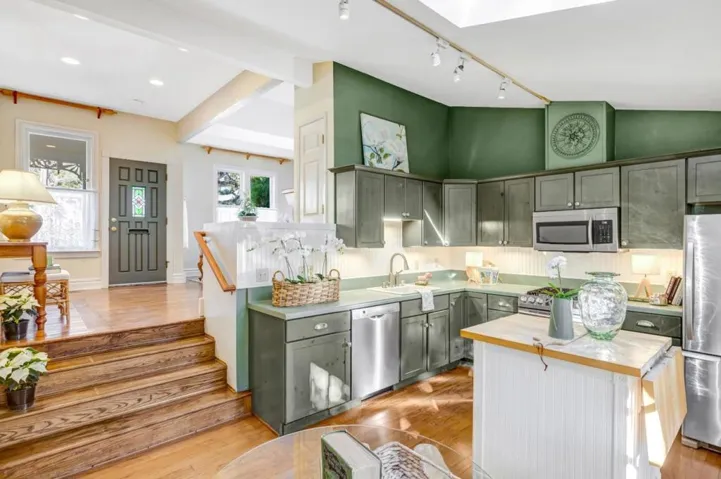 179 Pacific Avenue, Pacific Grove, California 93950