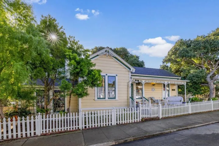 179 Pacific Avenue, Pacific Grove, California 93950
