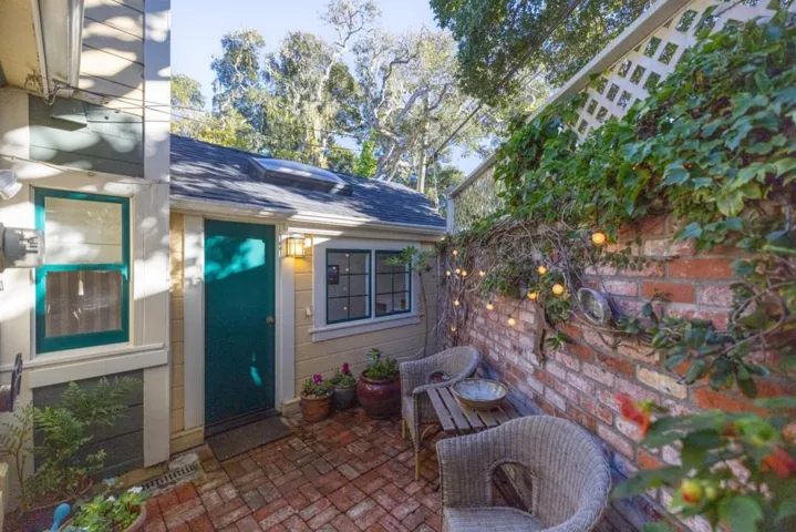 179 Pacific Avenue, Pacific Grove, California 93950