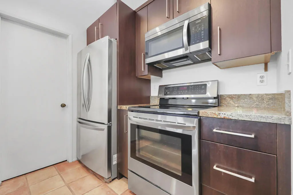 21 Ensenada Lane, Palm Desert, California 92260 home-pic-15