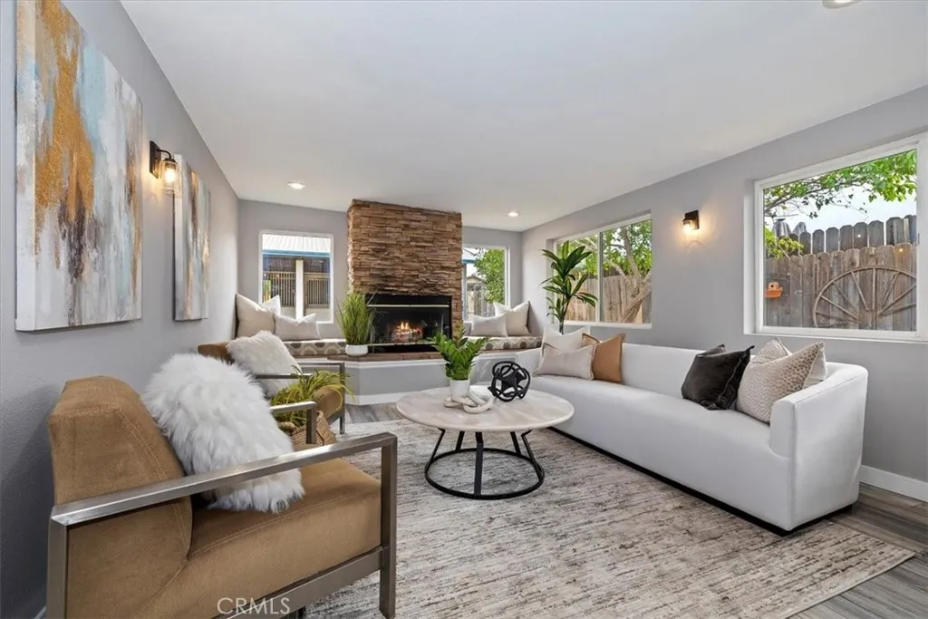 887 Kingman Drive, Norco, California 92860 home-pic-2