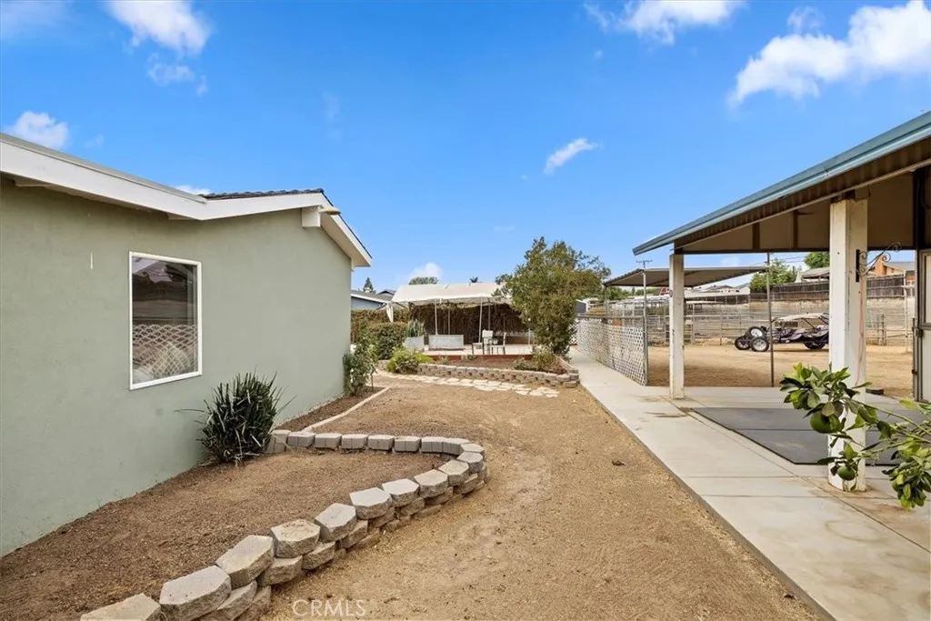 887 Kingman Drive, Norco, California 92860 home-pic-37