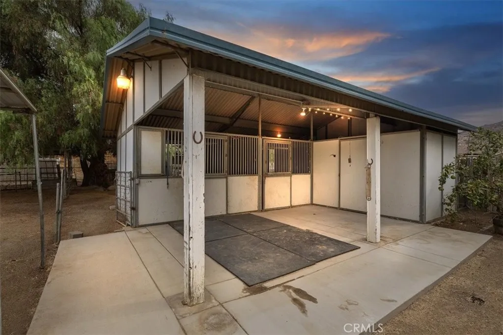 887 Kingman Drive, Norco, California 92860 home-pic-3
