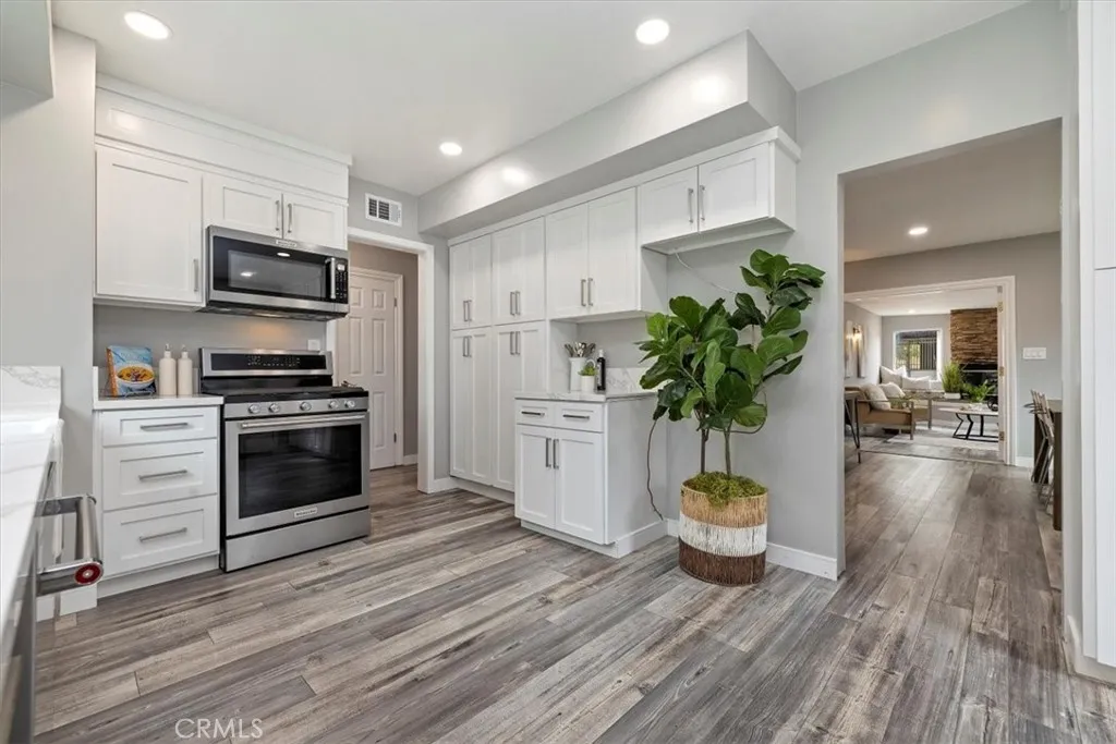 887 Kingman Drive, Norco, California 92860 home-pic-19